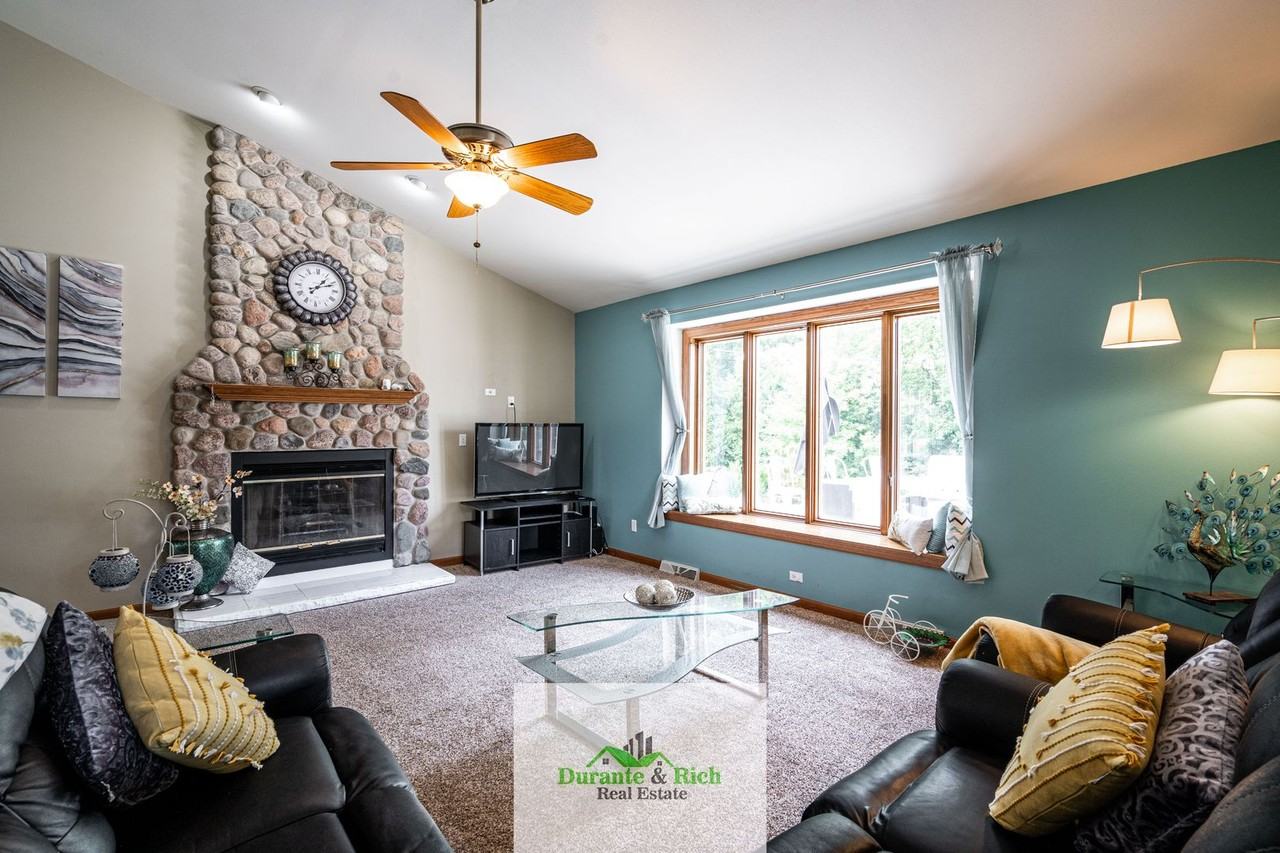 6429 N Sunny Point Rd - Photo 4 of 22