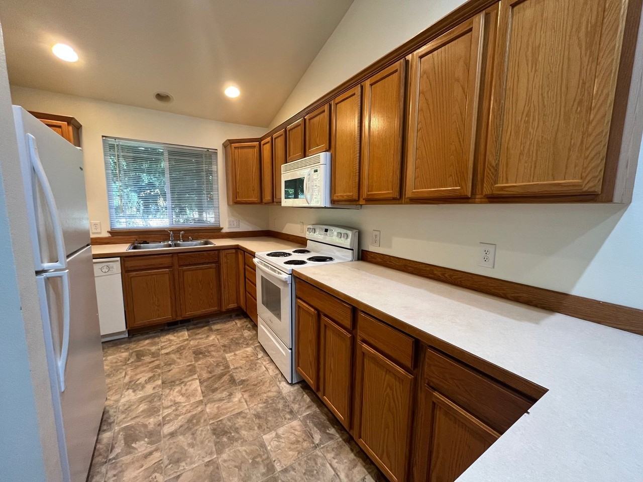 39 Sudden Valley Dr - Photo 7 of 24