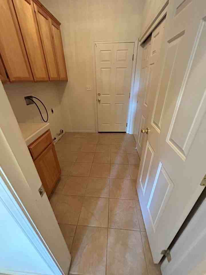 2737 W Oakridge Ave - Photo 6 of 14