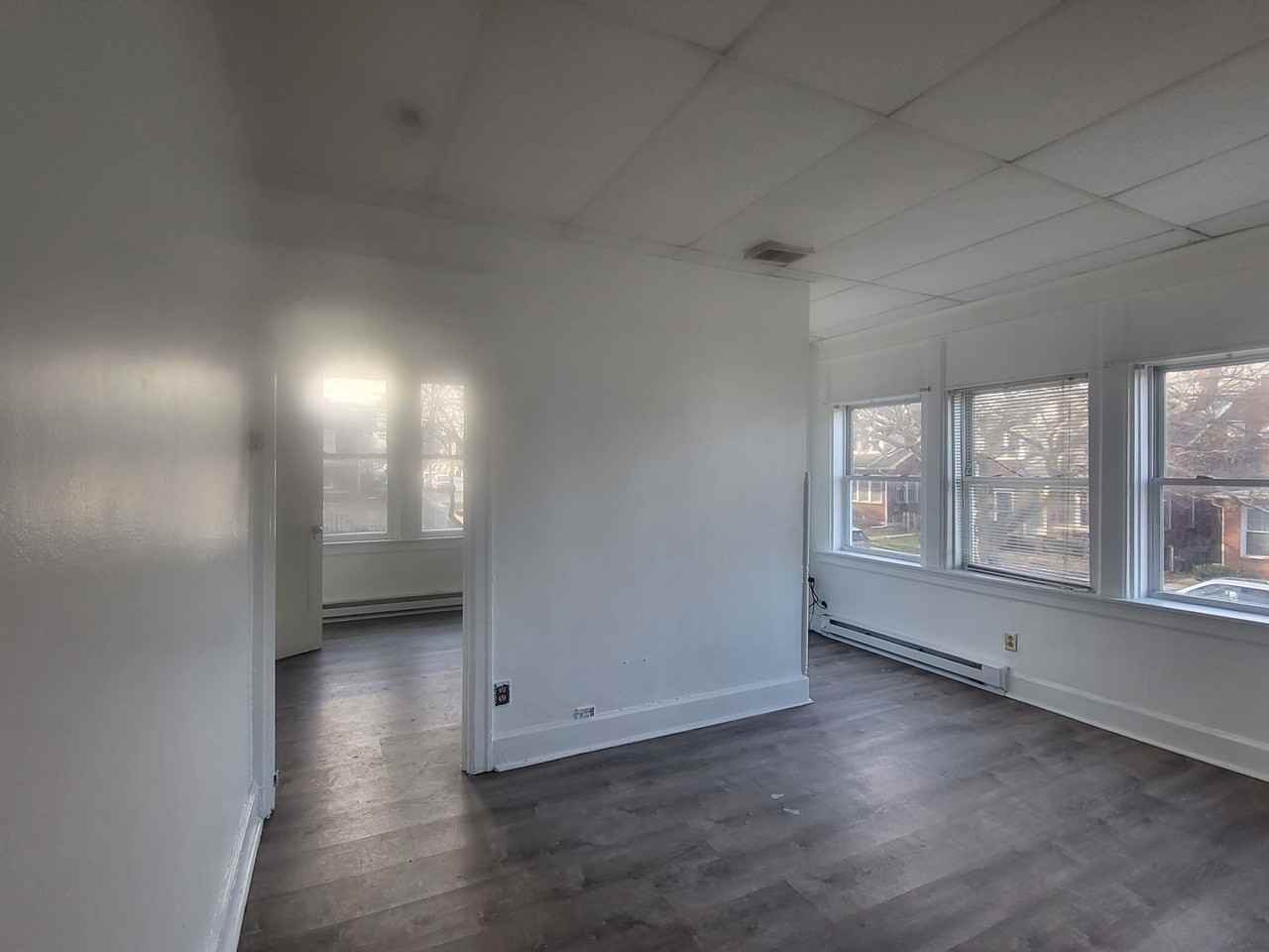 2212 W Liberty St - Photo 2 of 10