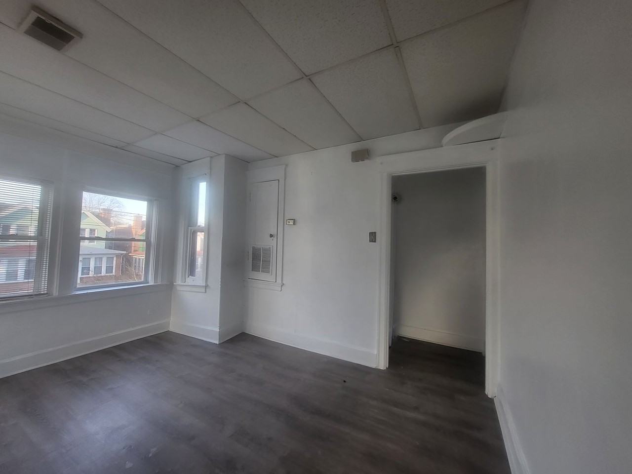 2212 W Liberty St - Photo 6 of 10