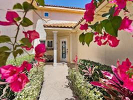 featured image of 1370 N Saint Davids Ln