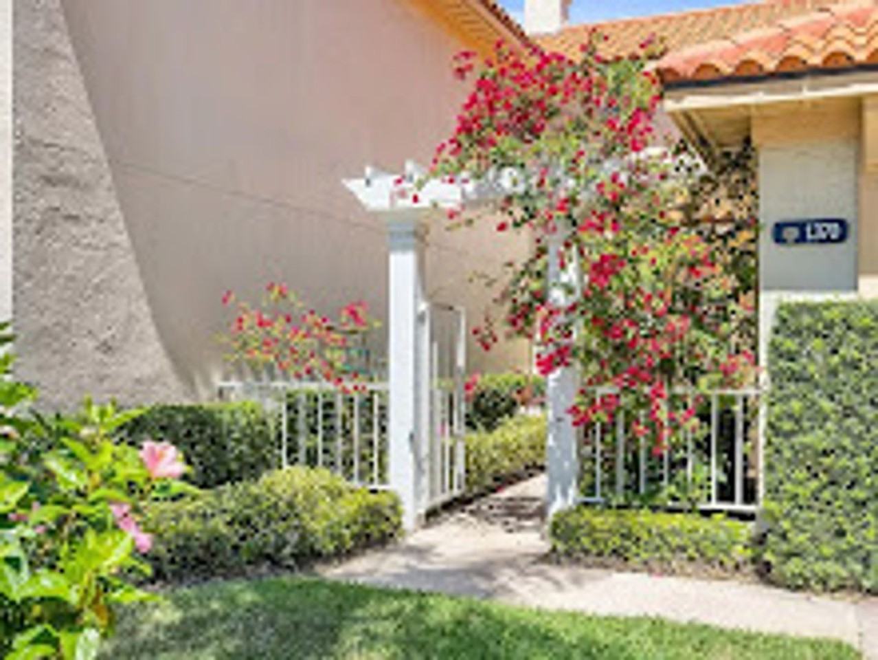 1370 N Saint Davids Ln - Photo 2 of 26