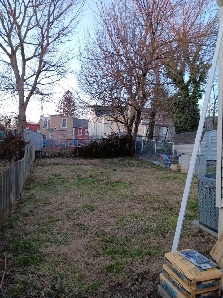 428 Locust St - Photo 3 of 34