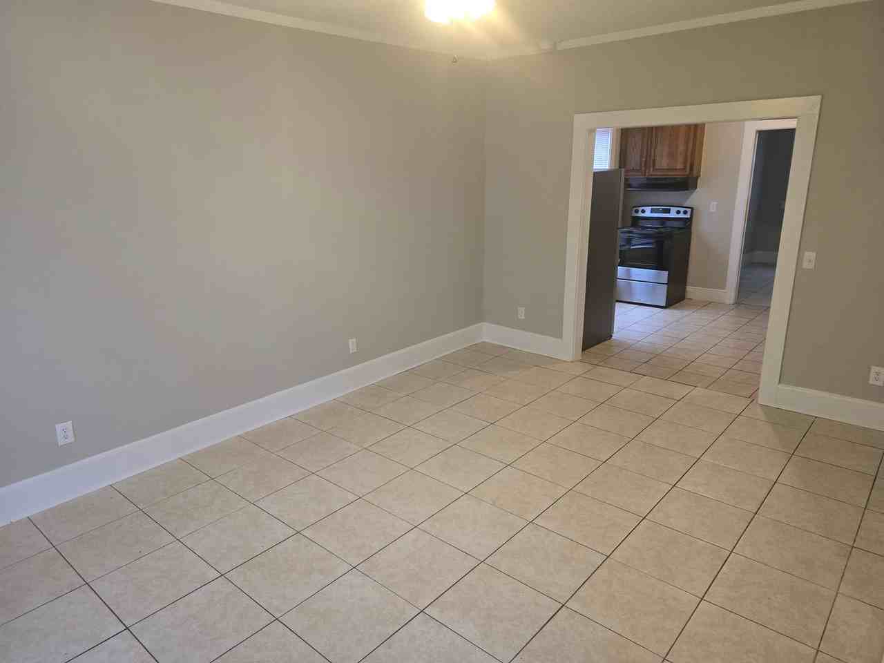 4910 James St - Photo 3 of 18