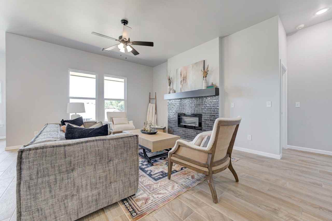 200 Juniper Cir - Photo 3 of 20