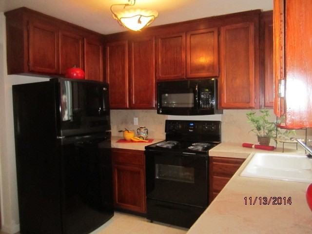 290 Grace Way - Photo 3 of 11