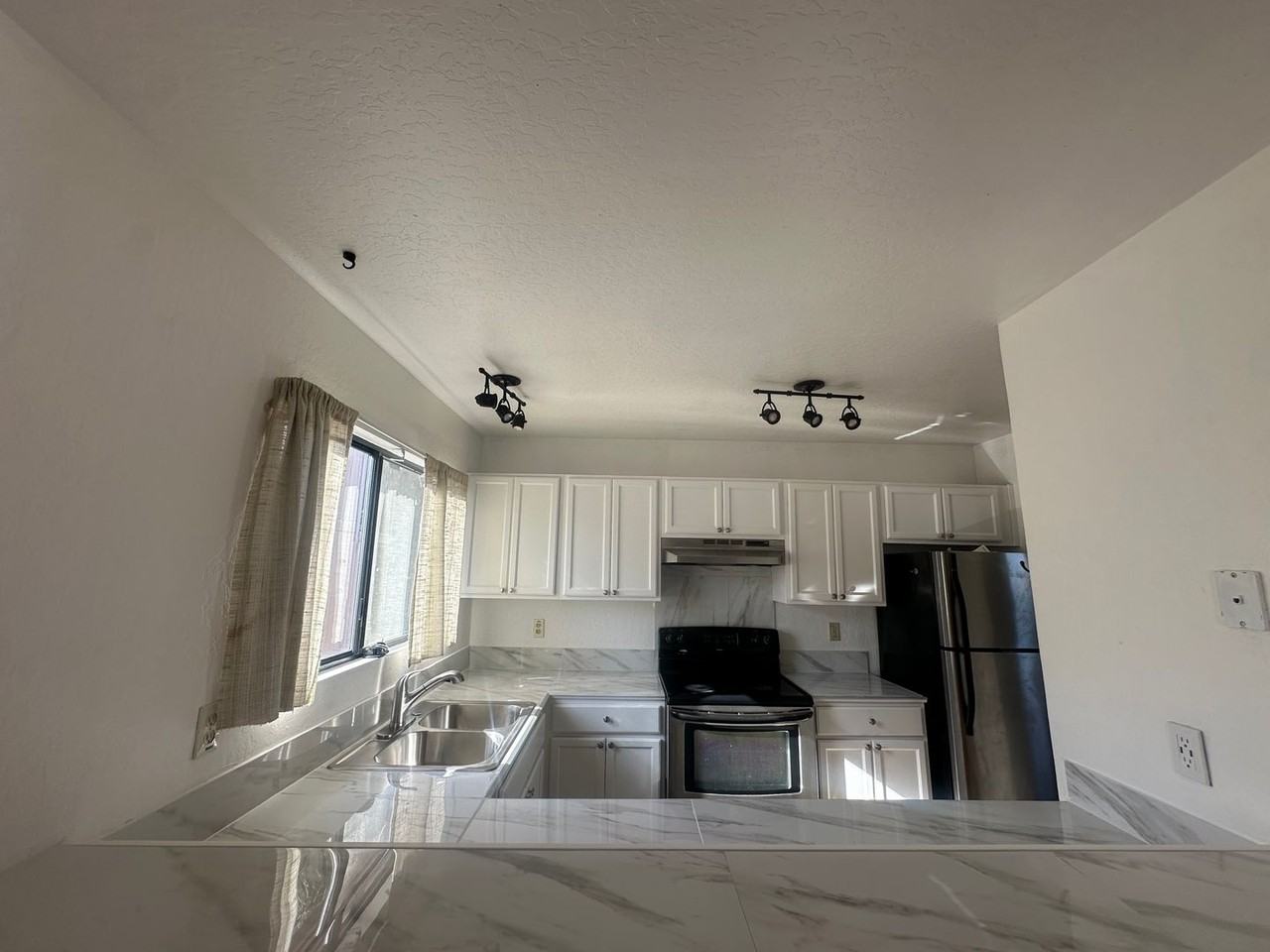 3326 Fairway Dr - Photo 4 of 18
