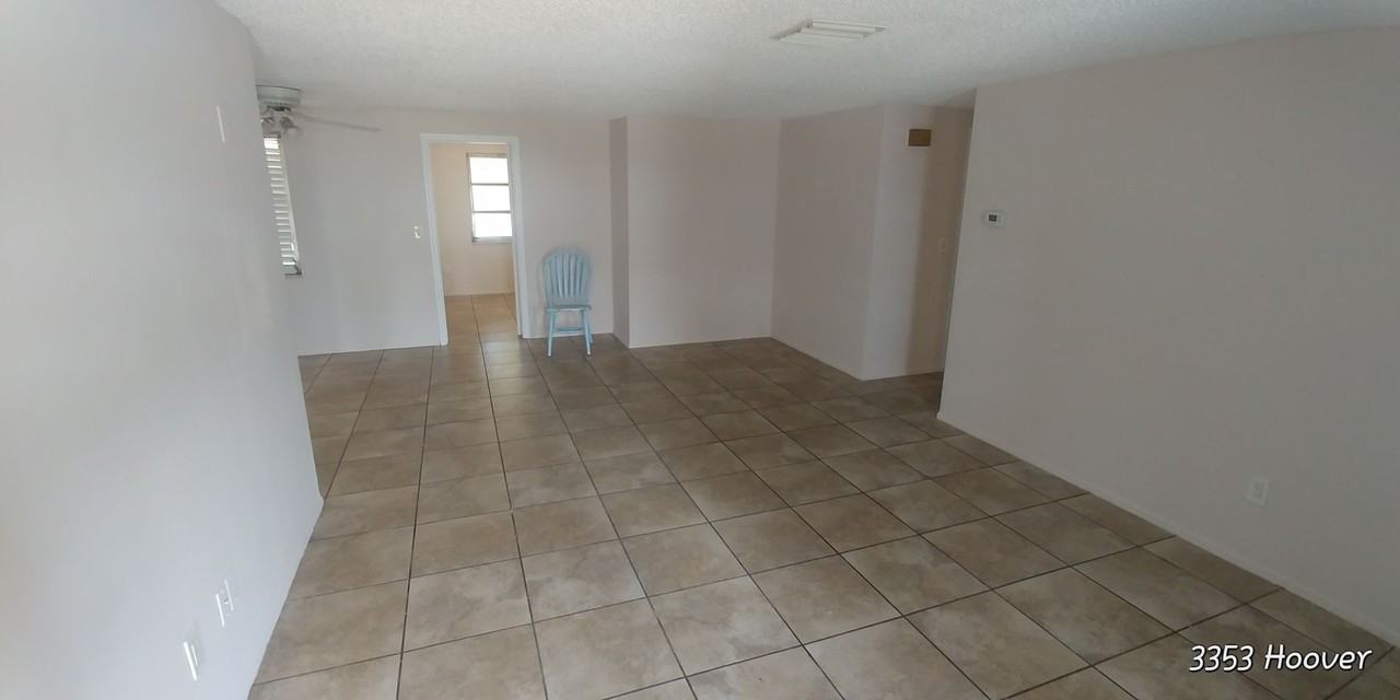 2333 Roselawn Dr - Photo 2 of 9