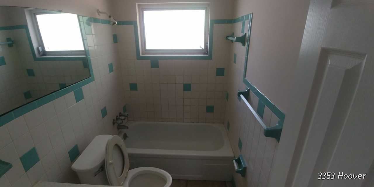 2333 Roselawn Dr - Photo 4 of 9