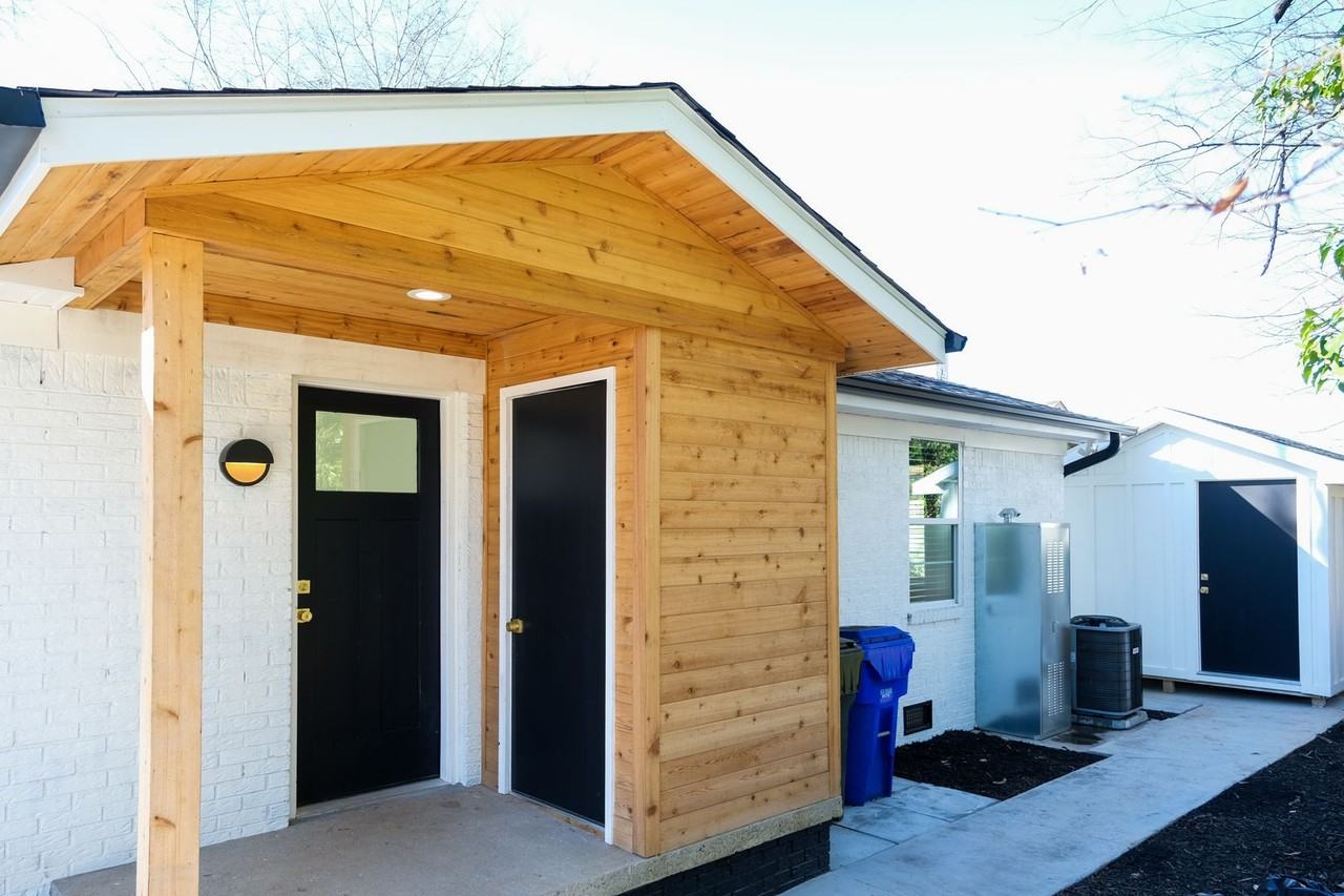 208 S Leach St - Photo 6 of 50