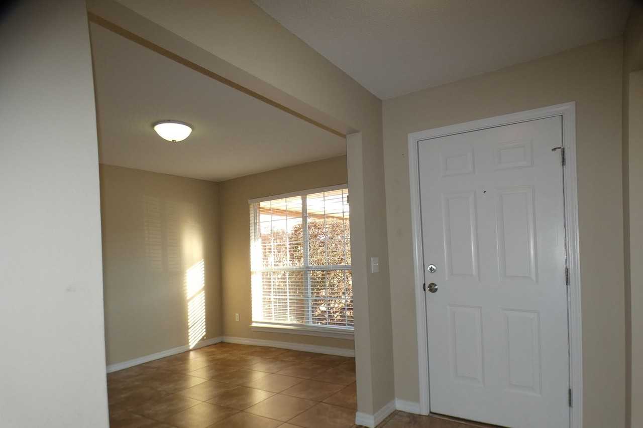 4300 Frasier Ln - Photo 4 of 34