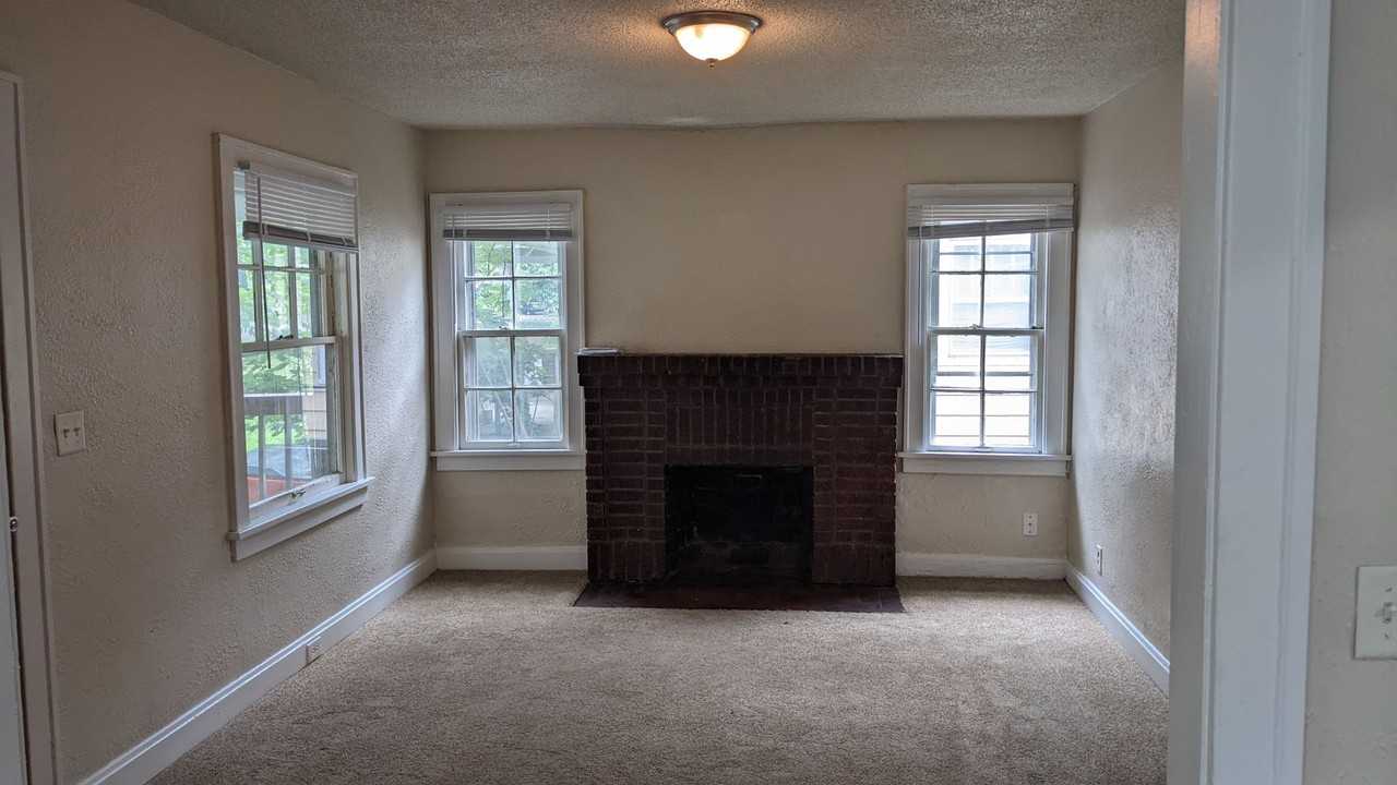 1404 S Maywood Ave - Photo 2 of 7