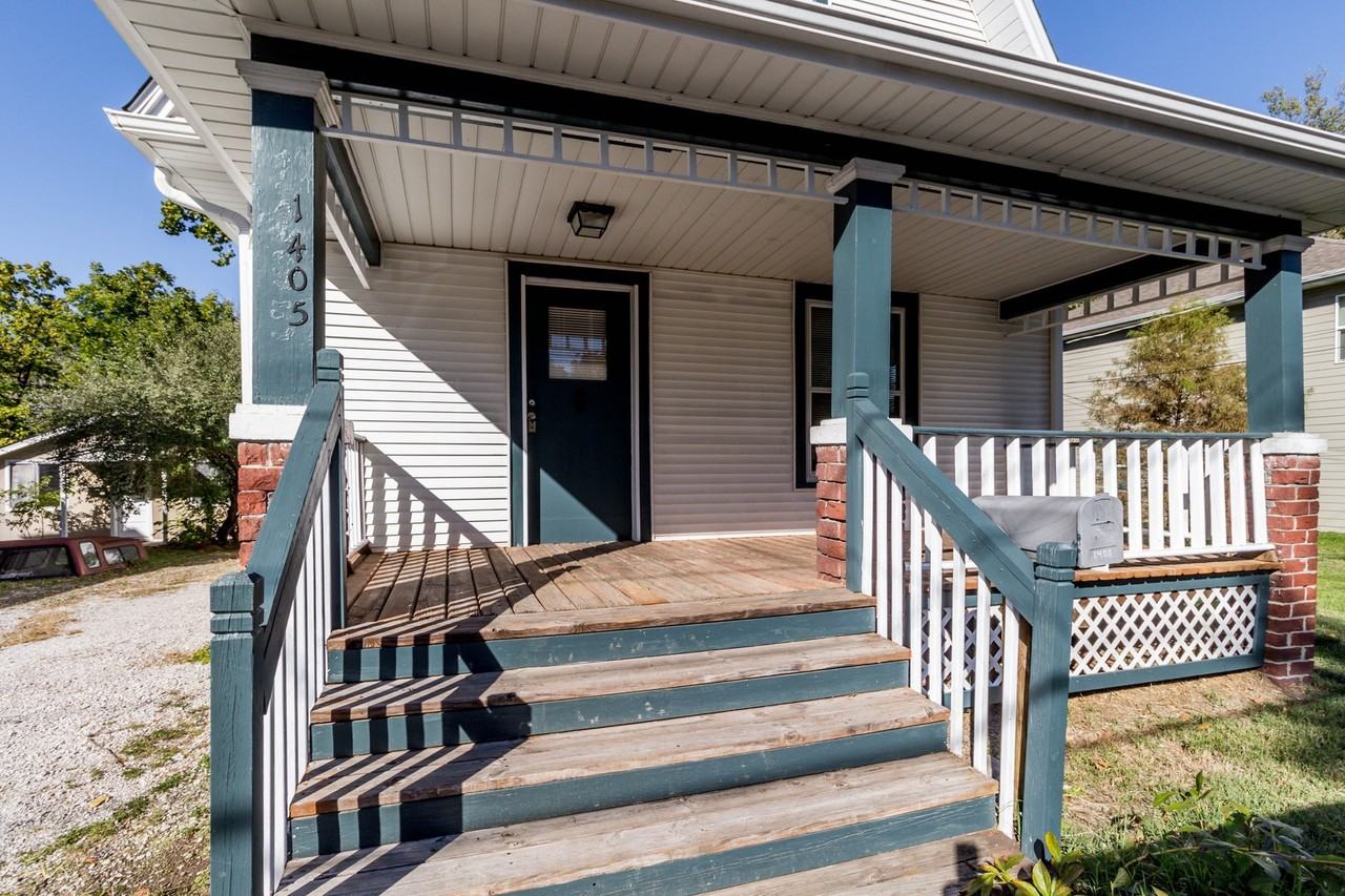 1405 Windsor St - Photo 2 of 31