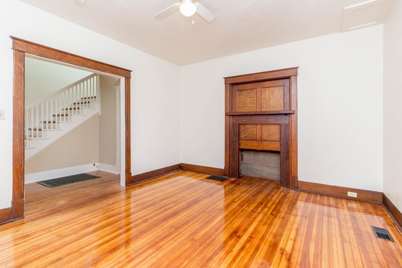 1405 Windsor St - Photo 2 of 31