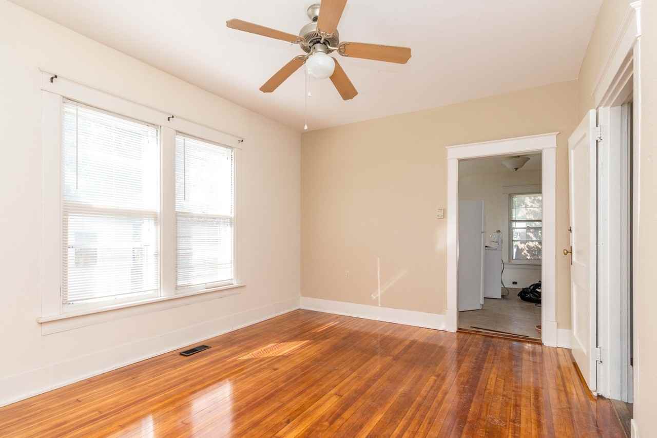 1405 Windsor St - Photo 6 of 31