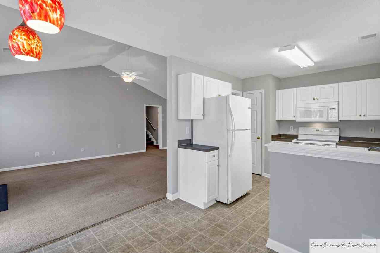 8 Whitewater Ct - Photo 7 of 28