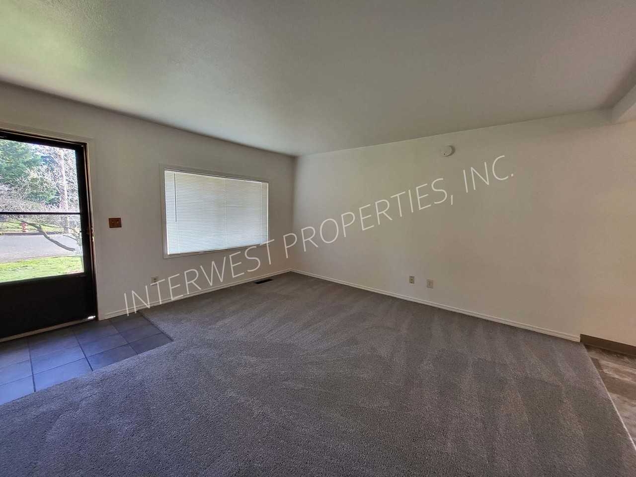 619 Ne 117th Ave - Photo 4 of 19