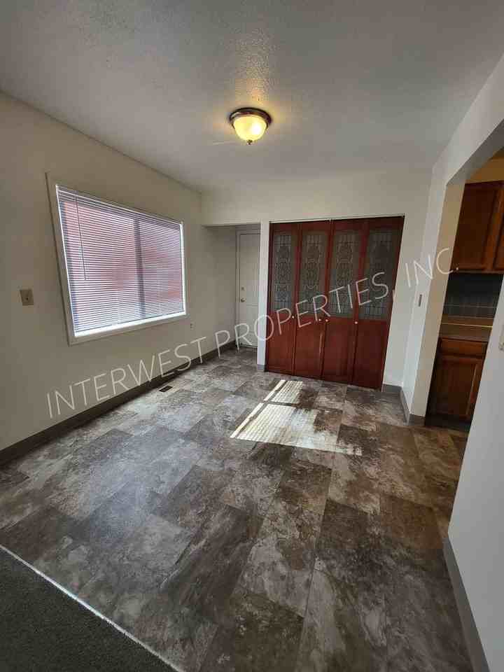 619 Ne 117th Ave - Photo 5 of 19