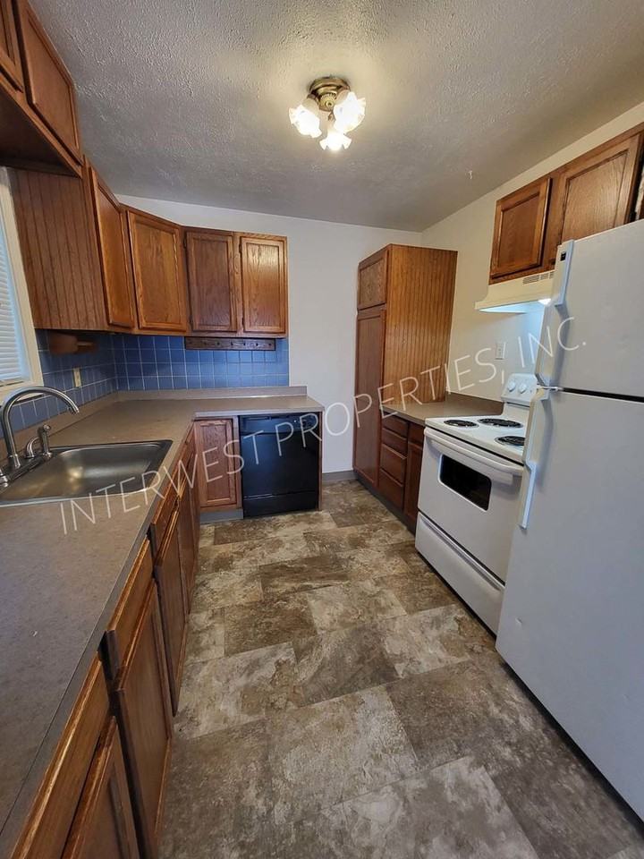619 Ne 117th Ave - Photo 7 of 19