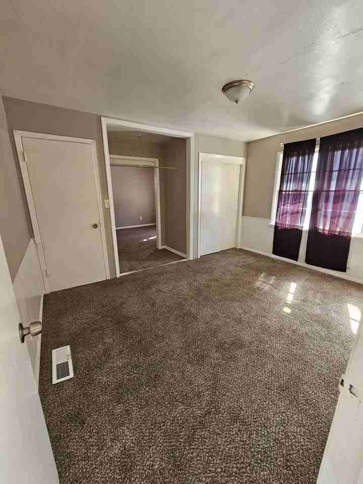 1218 Nw 80th St - Photo 7 of 10