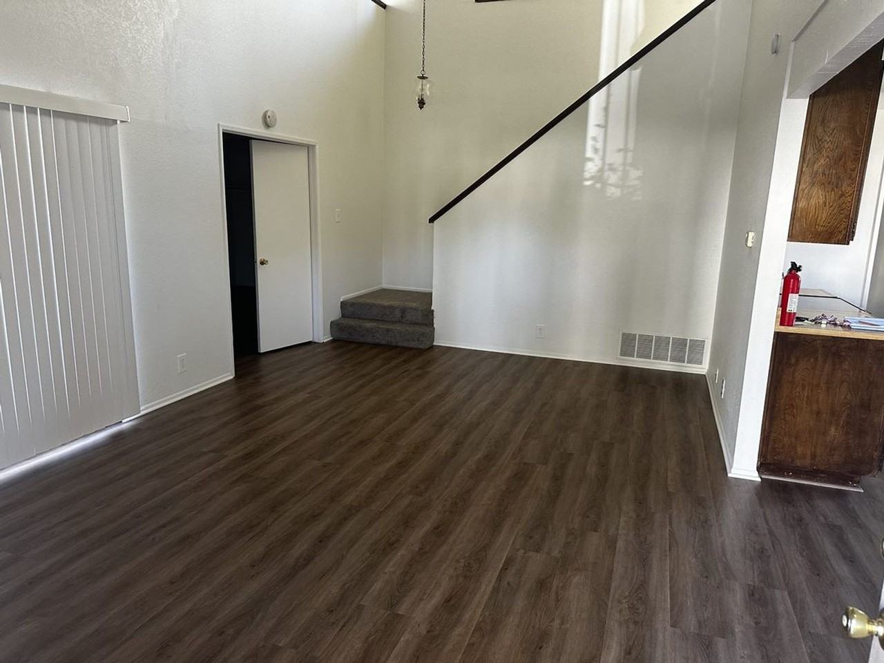 308 Mountain Ct - Photo 2 of 18