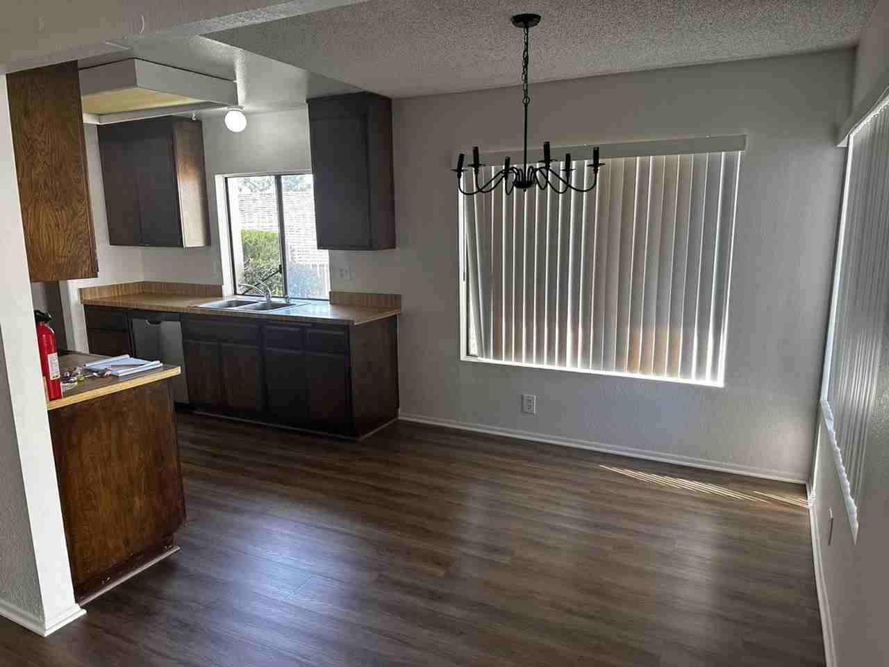 308 Mountain Ct - Photo 3 of 18