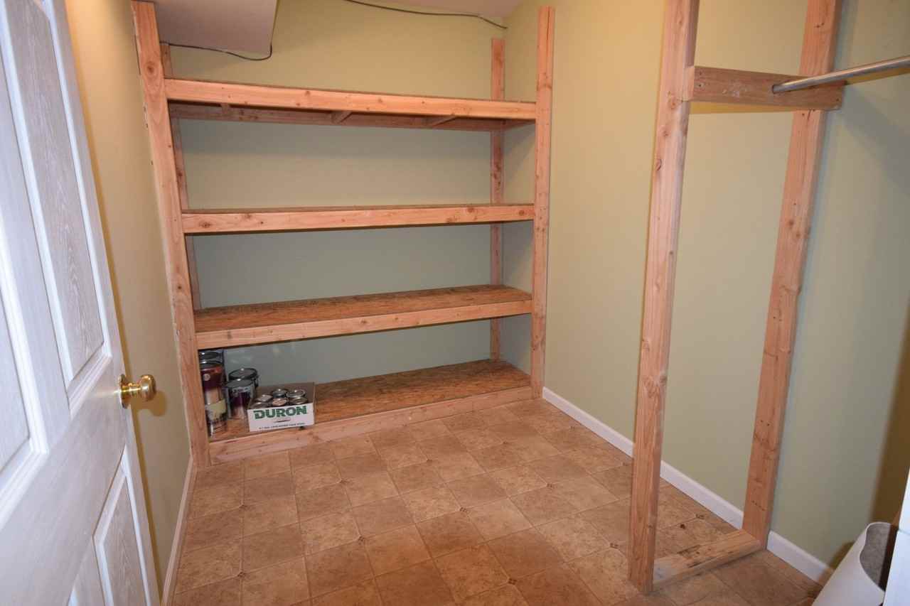 133 Dorchester Ln - Photo 2 of 13