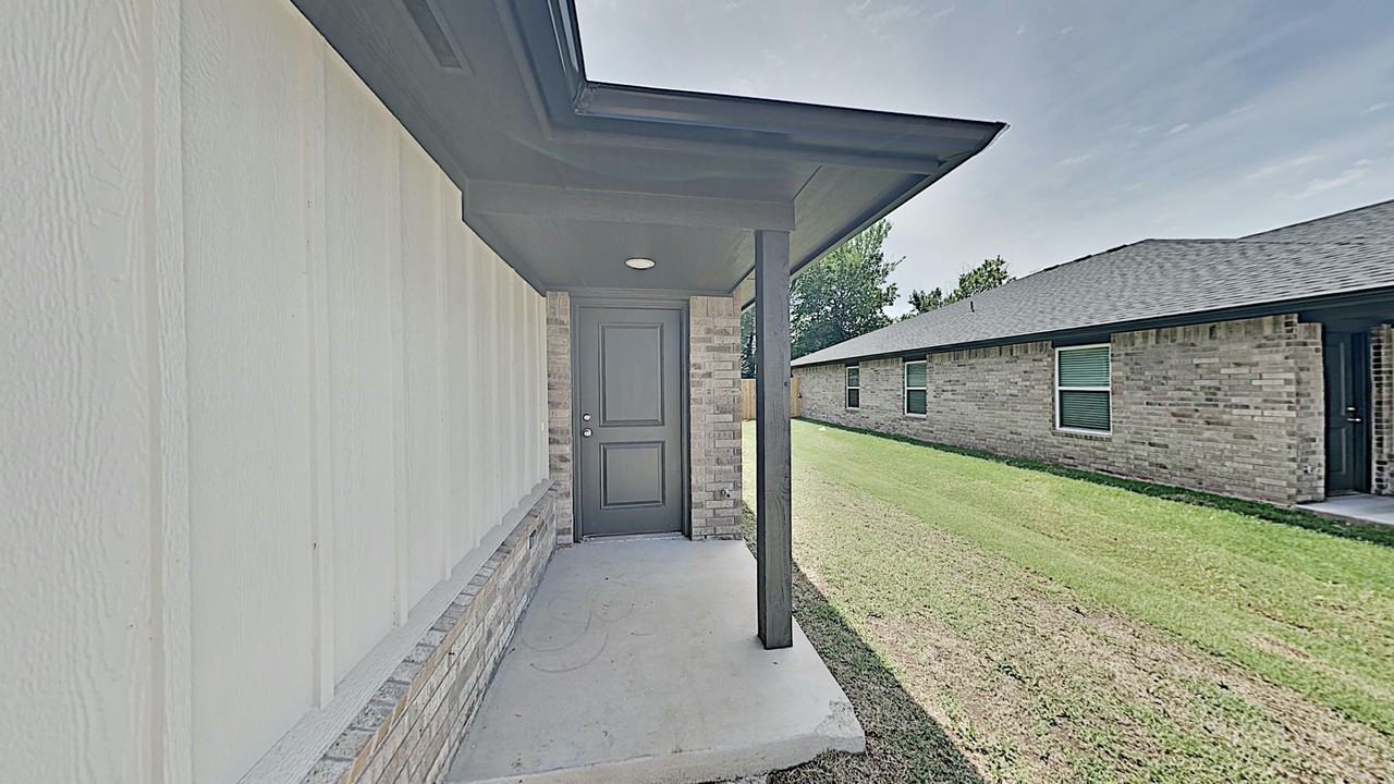 1308 Nw 111th St - Photo 2 of 18