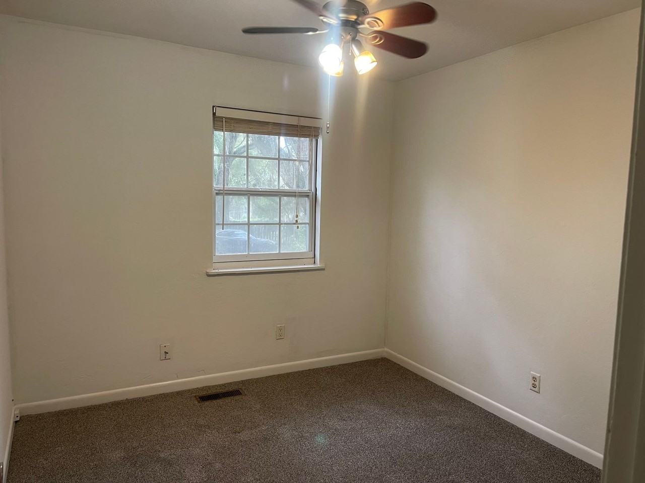 4205 Scarlett Dr - Photo 3 of 6