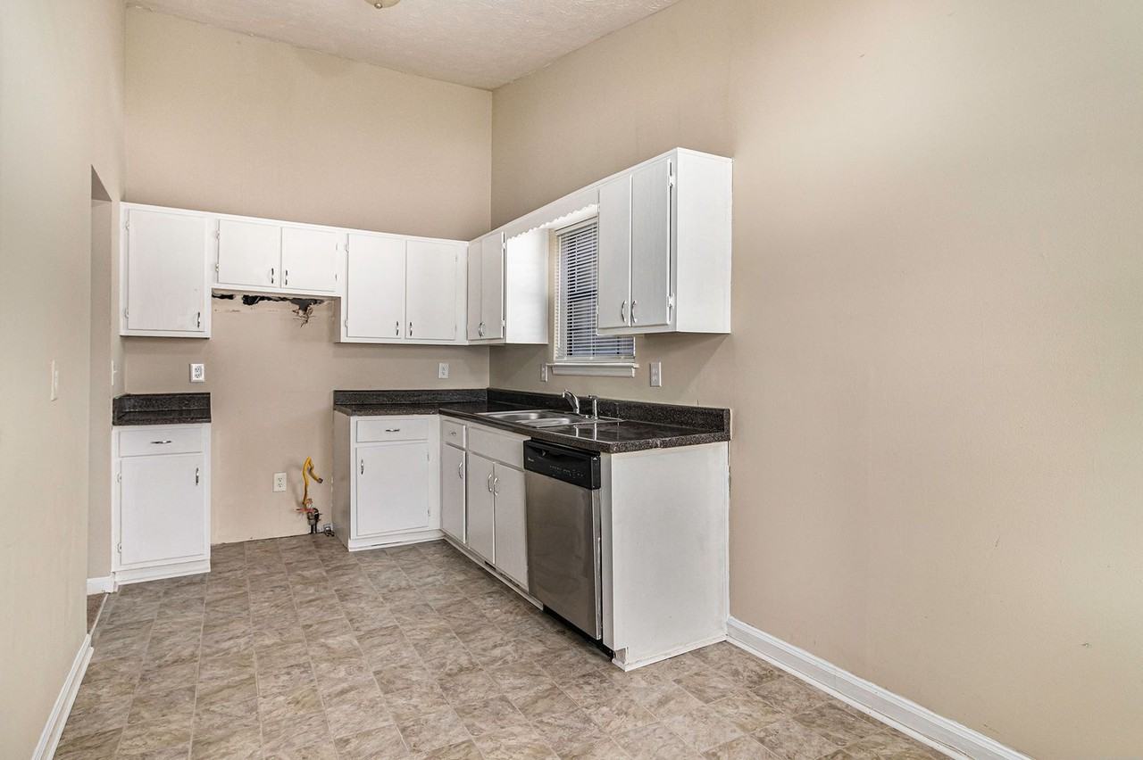 6124 Dana Ct - Photo 6 of 20