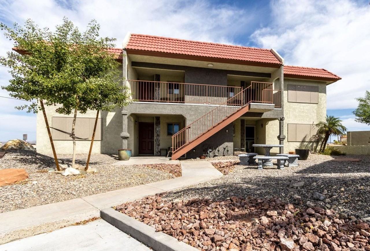 381 Lake Havasu Ave N - Photo 2 of 8