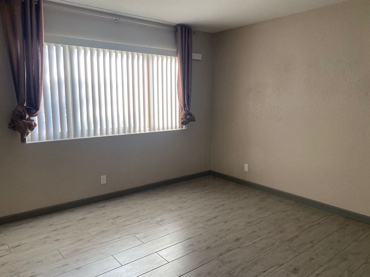 381 Lake Havasu Ave N - Photo 7 of 8