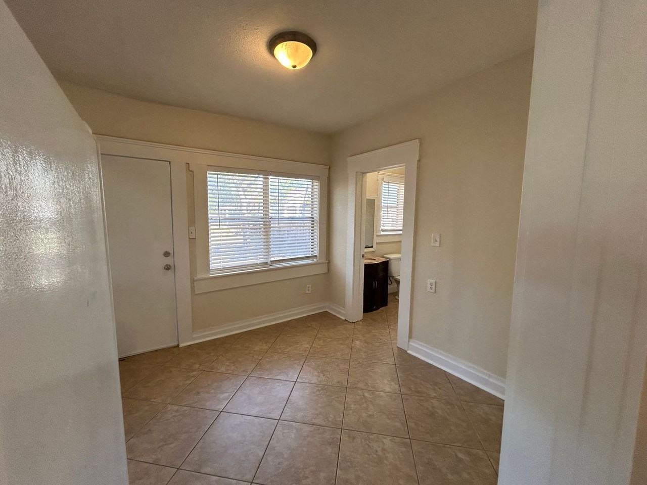 1212 18th Avenue - Photo 4 of 18