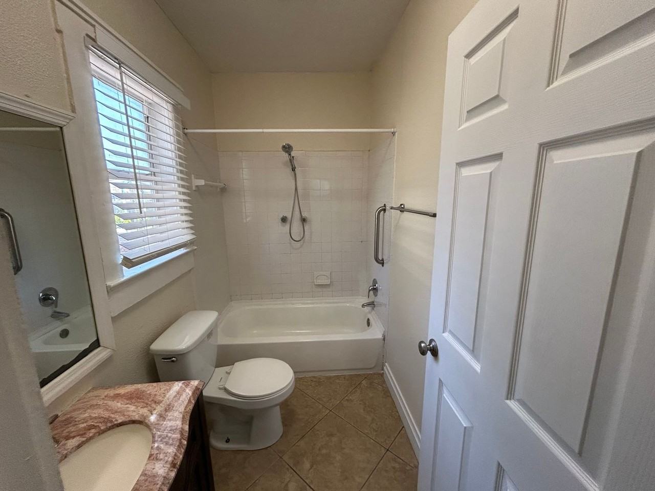 1212 18th Avenue - Photo 5 of 18