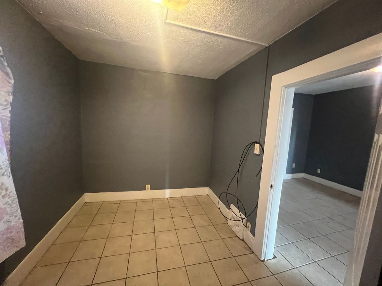 5226 N 38th St - Photo 3 of 6