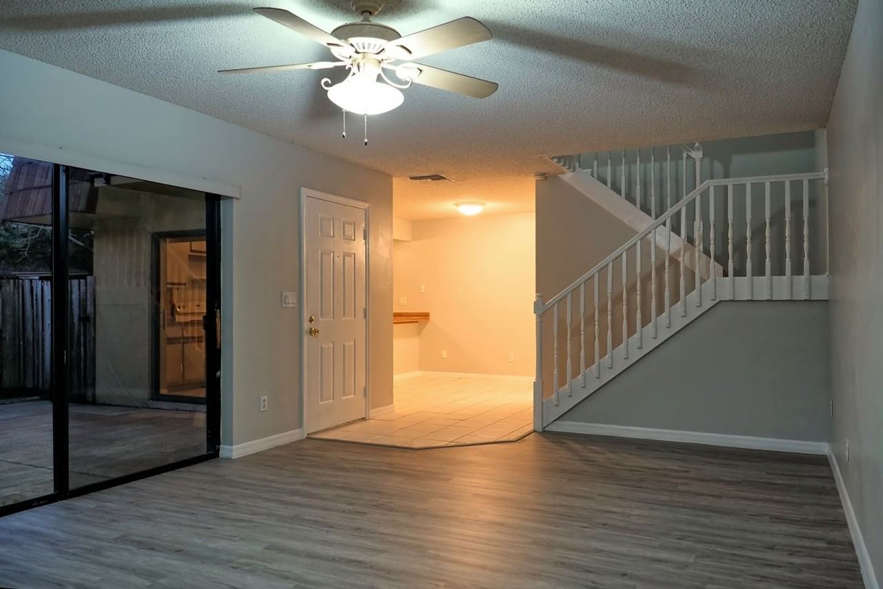 5282 Coral Ct - Photo 4 of 20
