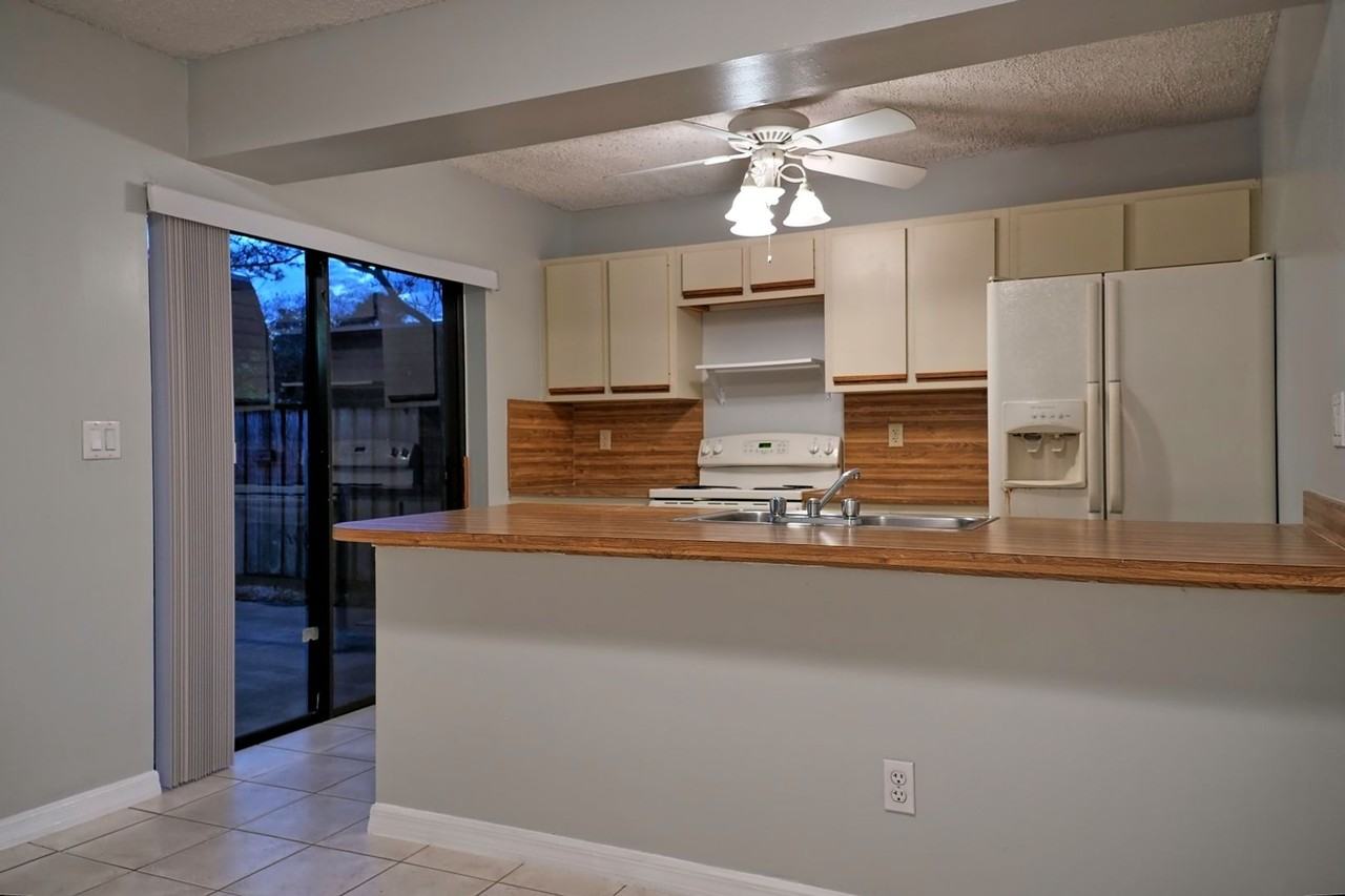 5282 Coral Ct - Photo 5 of 20