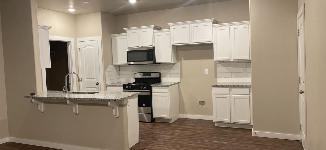 5212 Oakwood Villas Ct - Photo 2 of 17