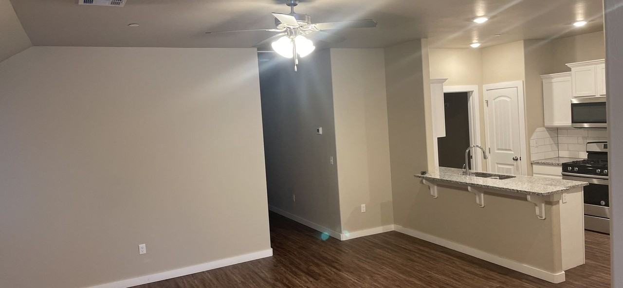 5212 Oakwood Villas Ct - Photo 4 of 17