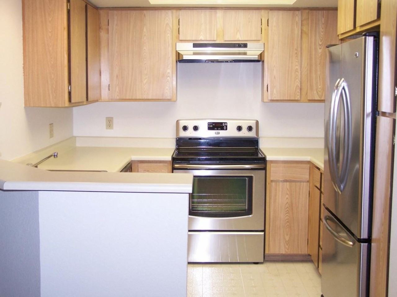 1276 Bellevue Way Ne #4 - Photo 3 of 12