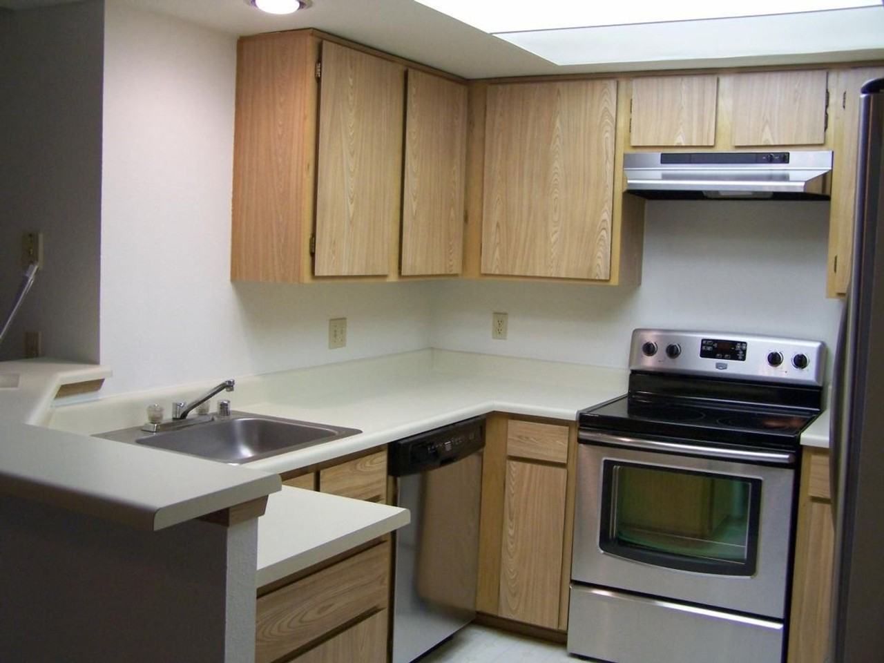 1276 Bellevue Way Ne #4 - Photo 5 of 12