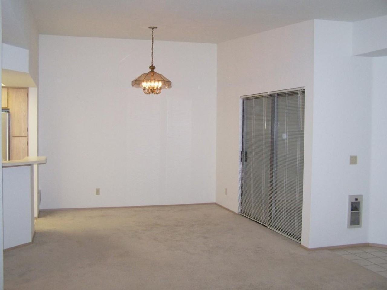 1276 Bellevue Way Ne #4 - Photo 6 of 12