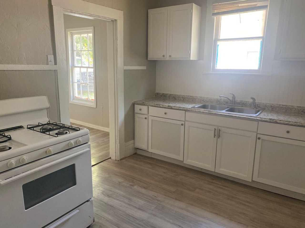 815 S Hazelwood St - Photo 5 of 6