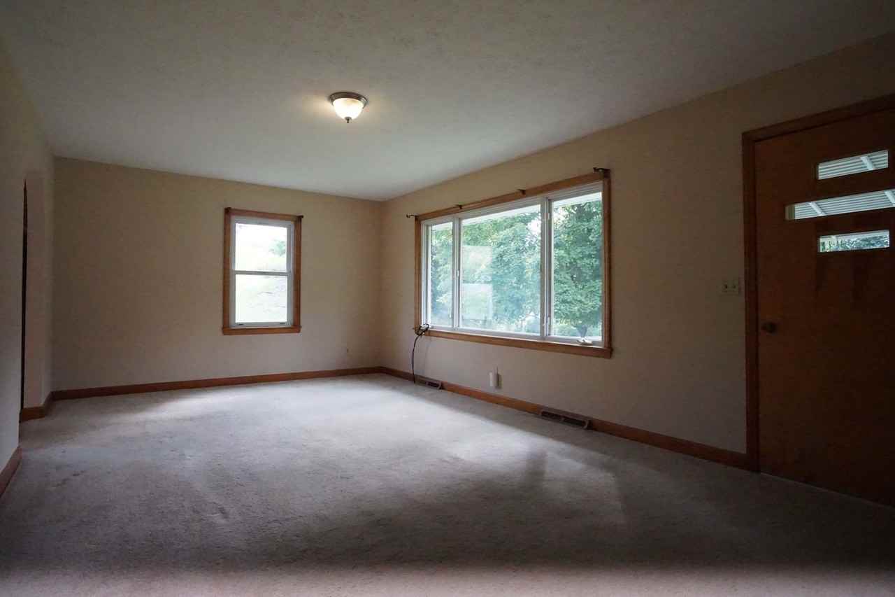 2573 Riner Rd - Photo 3 of 12