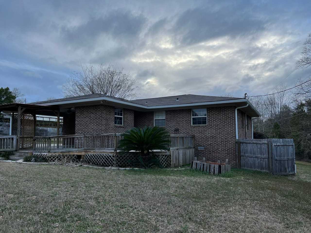 100 Feagin St - Photo 4 of 40