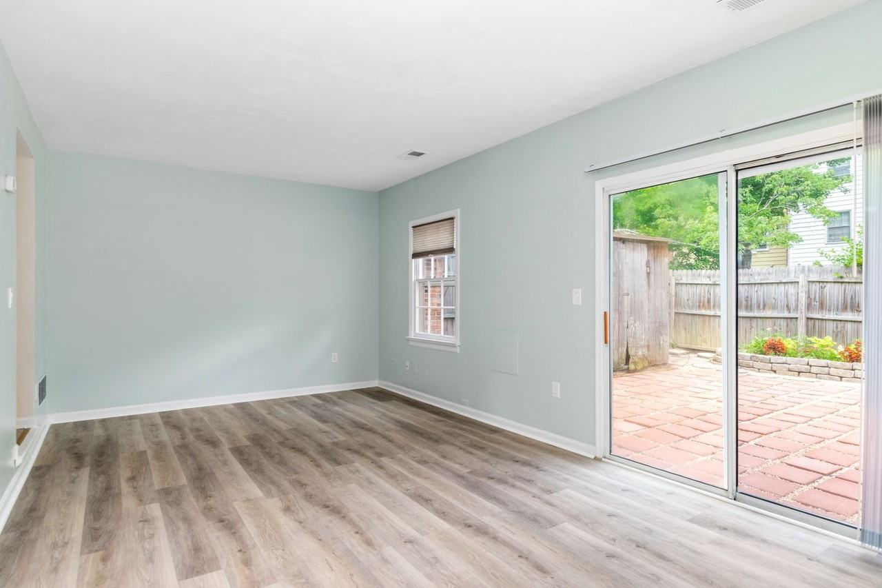 2704 Newton Ct - Photo 3 of 21