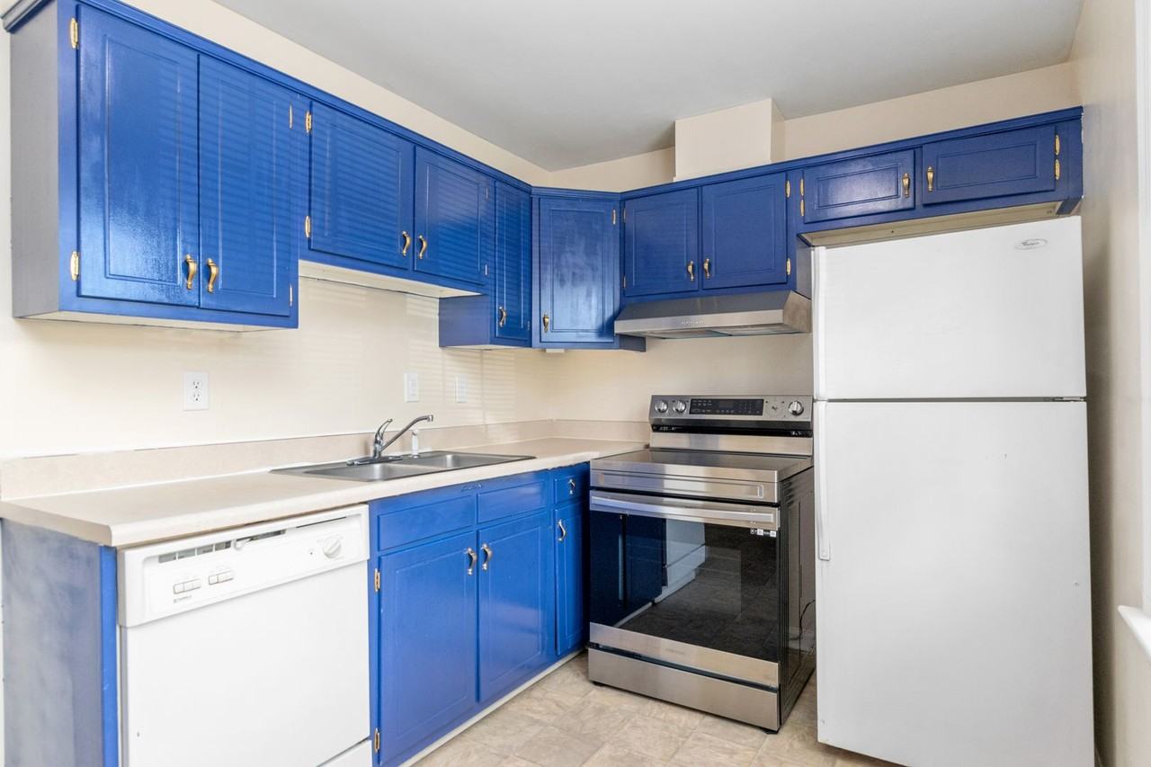 2704 Newton Ct - Photo 6 of 21