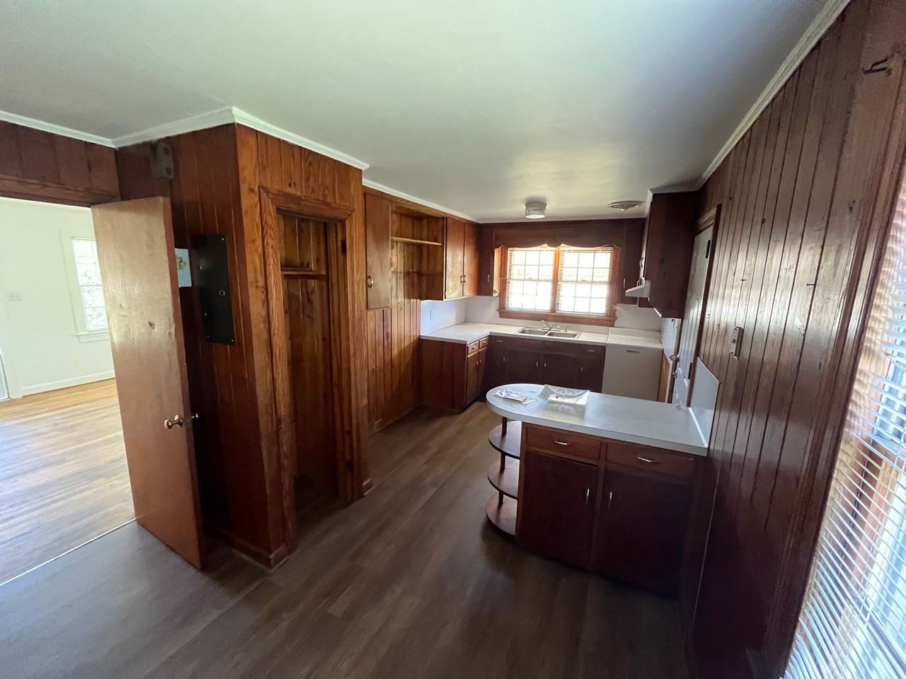 118 Liberty Ln - Photo 3 of 18