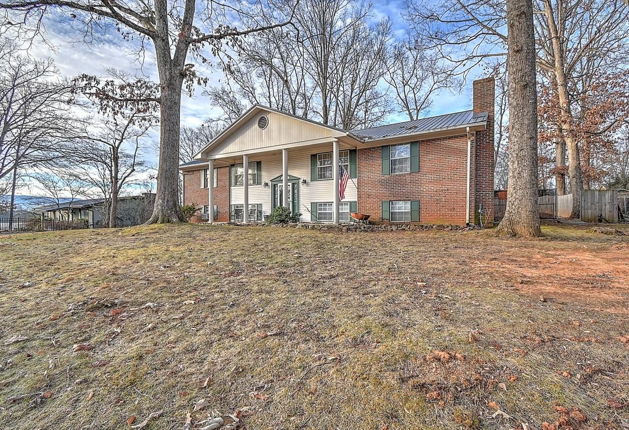 226 Heritage Hills Dr - Photo 2 of 48